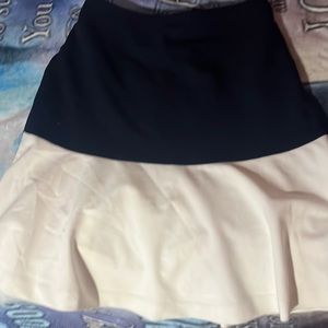 Tommy hilfiger skirt size 2 in womens